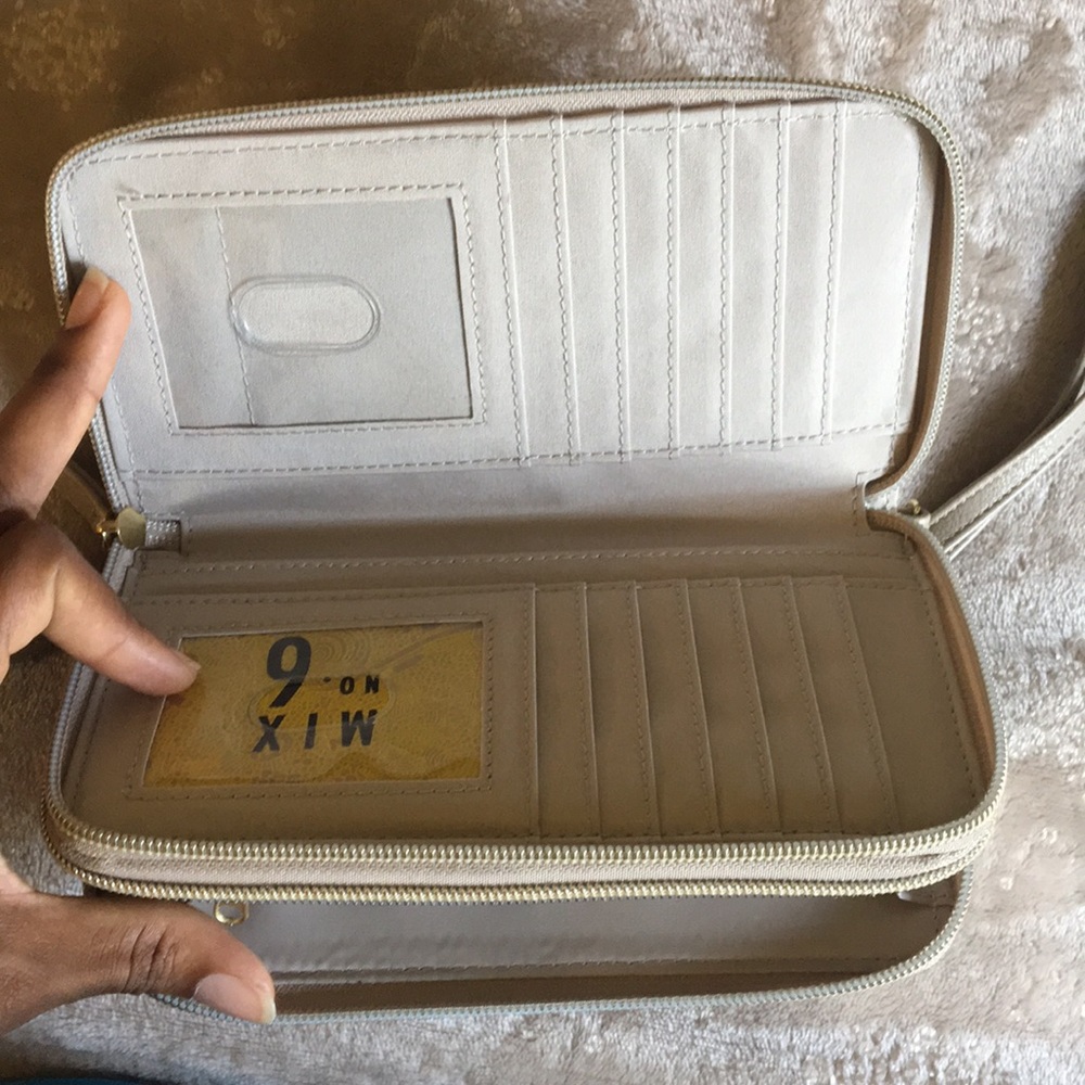 Purse - Picture 5 of 6